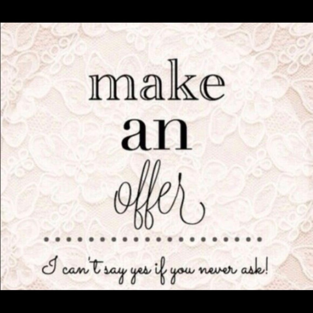 Anything and everything! 👗 👚 👖 💰
